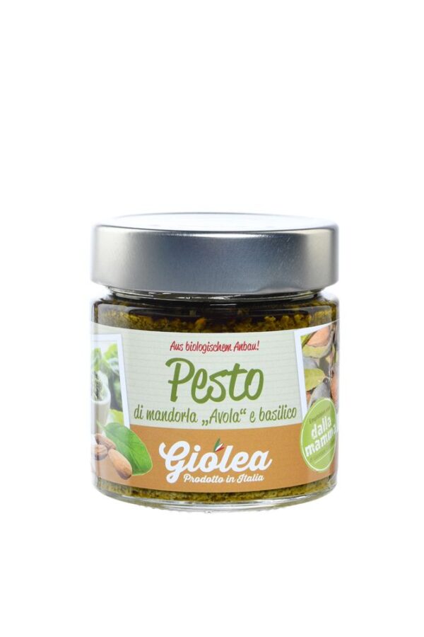 Basilikum Pesto mit Avola Mandeln aus